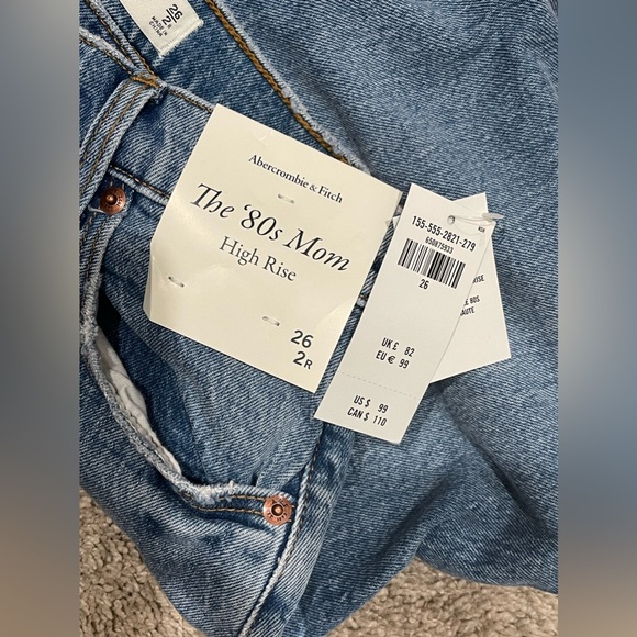Abercrombie 80’s High Rise Mom Jeans - Picture 3 of 3